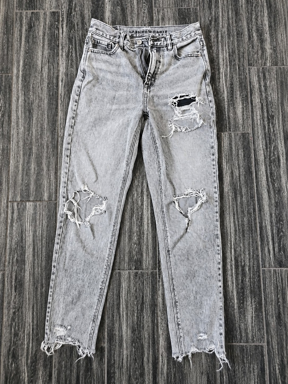 American Eagle Outfitters Light Gray Distressed Boyfriend Jeans